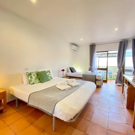 Апартаменти Skylight 1 With Pool By Homing Албуфейра